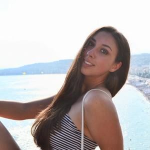 Meet your Posher, Eva